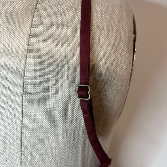 SANI Burgundy Crop Top Size Small - Picture 5 of 8